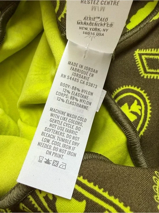 Offline by Aerie NWT Women’s Leggings Size M Capri Shorts Green Paisley Soft Gym - Picture 5 of 6